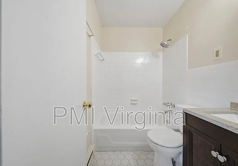 9563 15th Bay St #4 — Photo 22
