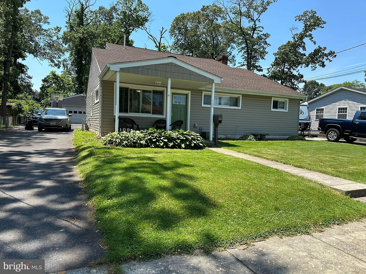 109 Saint James Dr photo 1