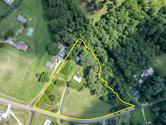 3rd image of 3340 Chamblee Gap Rd