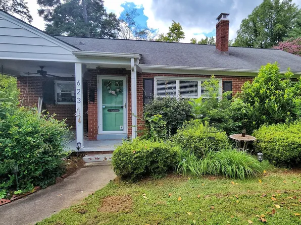 623 Country Club Dr, Burlington, NC 27215