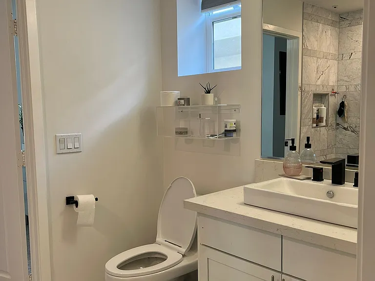 300 E 4th St #402 — Photo 56