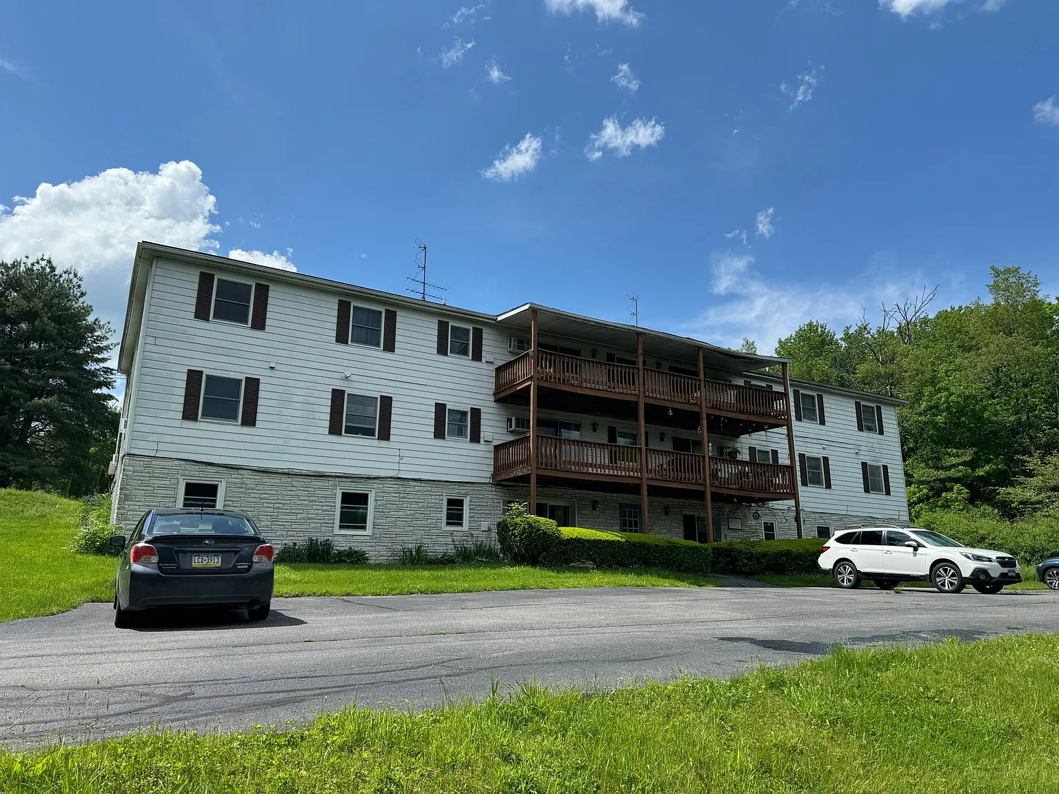 2 bed, 1.5 bath, 800 sqft, $1,100 — Photo 1