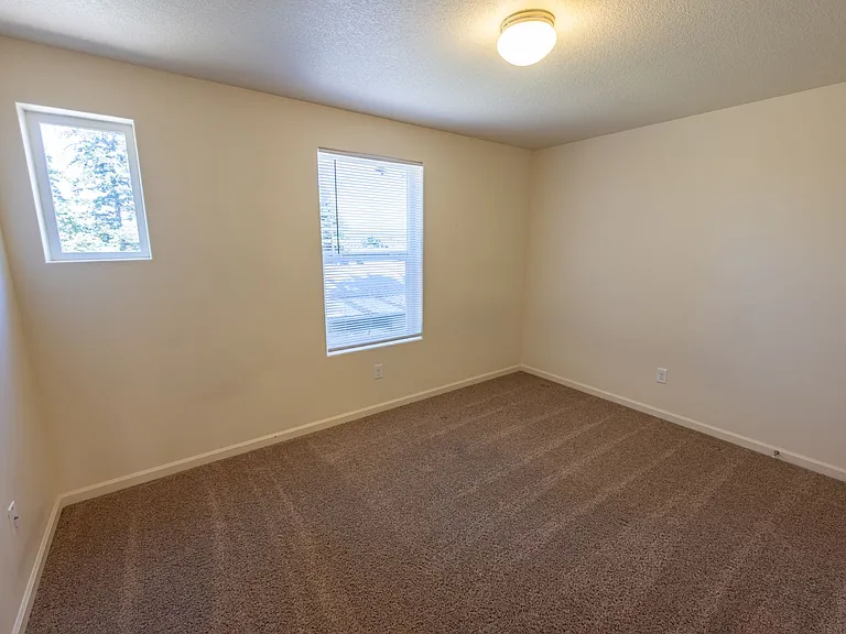13310 NE 51st St — Photo 16