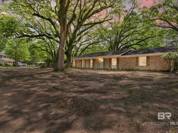 5509 Topanga Dr, Mobile, AL 36609