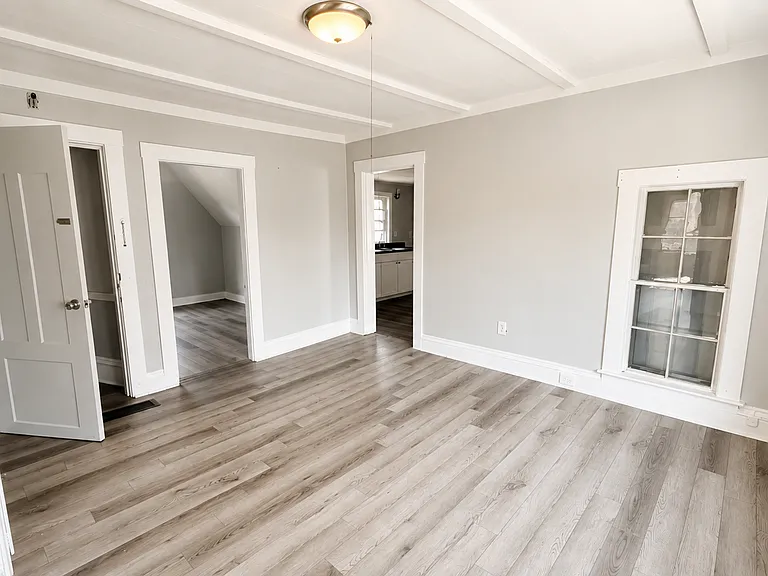 210 Center St — Photo 6
