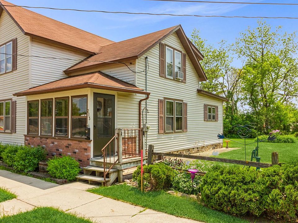 1st image of 213 East Centralia STREET