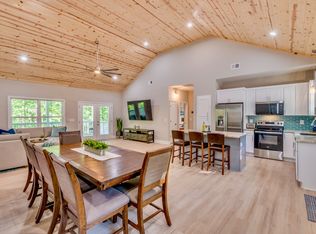 197 Riverbend Rd, Fair Play, SC 29643