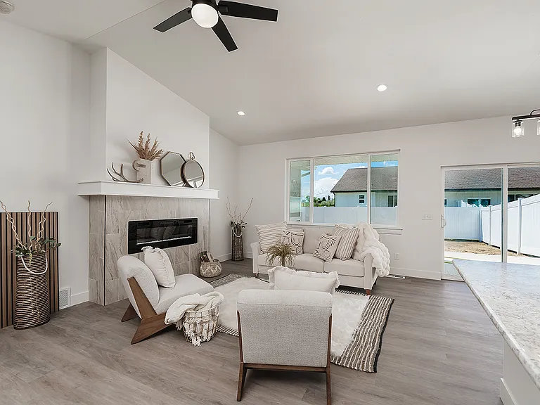 5915 Little River Loop E #1 — Photo 7