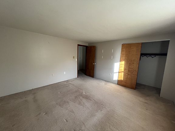 3rd image of 117 Marsh Ln Unit 4