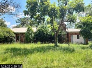 136 Lake Luck Dr, Swainsboro, GA 30401