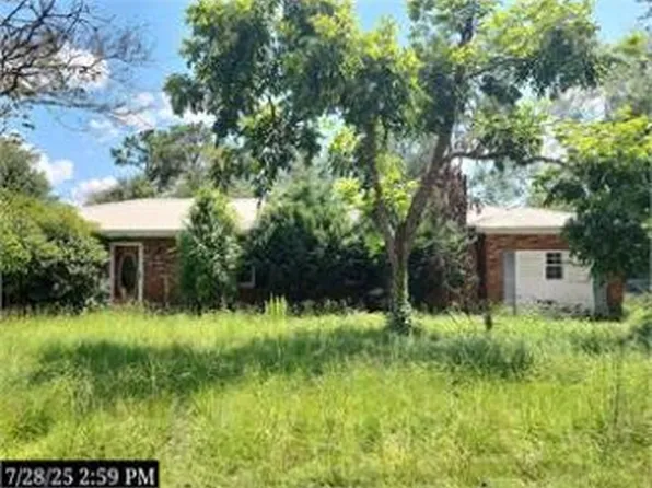 136 Lake Luck Dr, Swainsboro, GA 30401