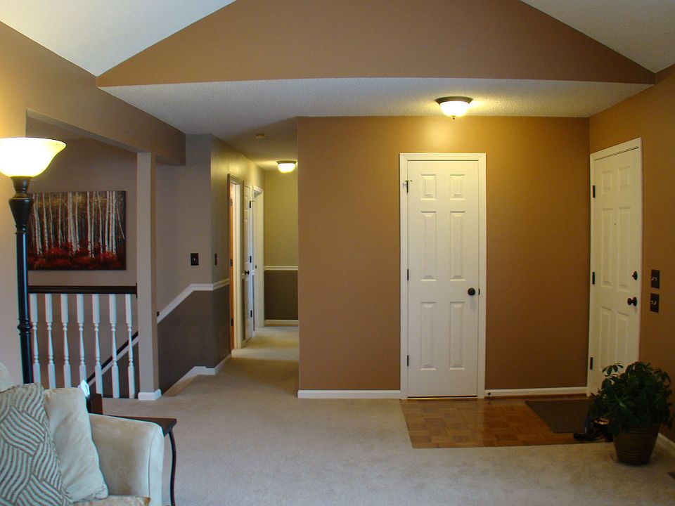 1st image of 712 NE Bryant Dr