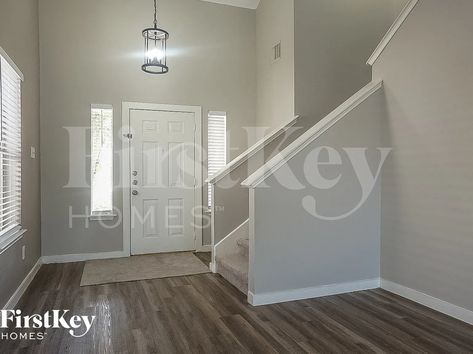 4 bed, 2.5 bath, 1890 sqft, $1,935 — Photo 2