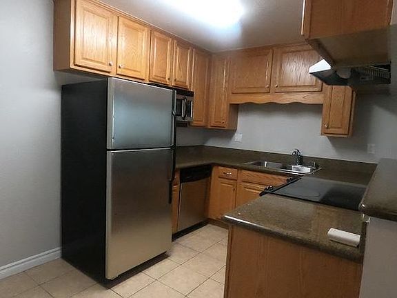 5th image of 1681 Bayview Heights Dr Unit 27