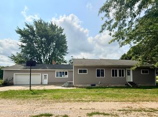 2331 W Cleveland Rd, Perrinton, MI 48871