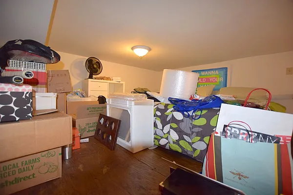 Rented by City Stop Realty | media 21