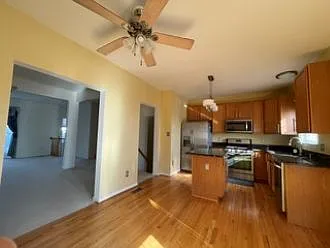 3 bed, 2020 sqft, $2,850 — Photo 4