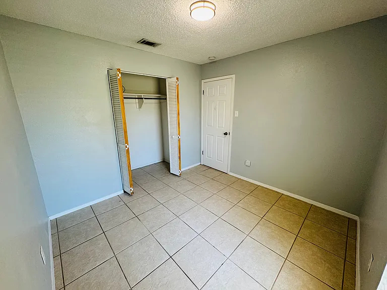 214 Portsmouth Dr — Photo 28