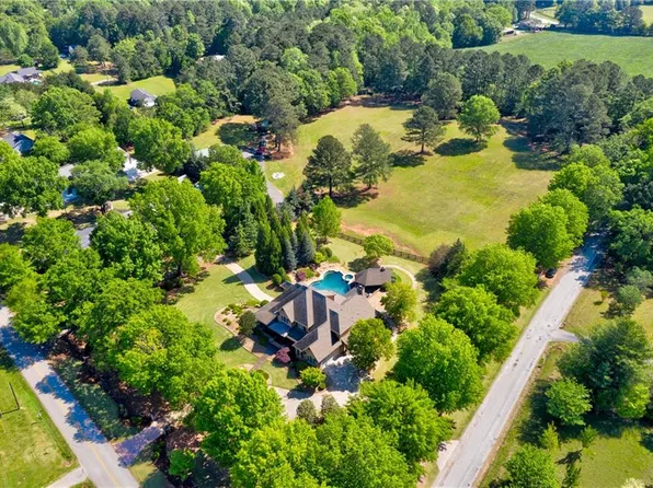 140 Green Cir, McDonough, GA 30252