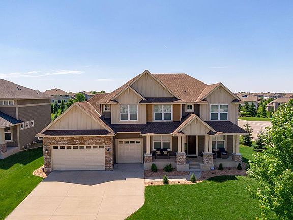 2nd image of 3281 Arden Dr