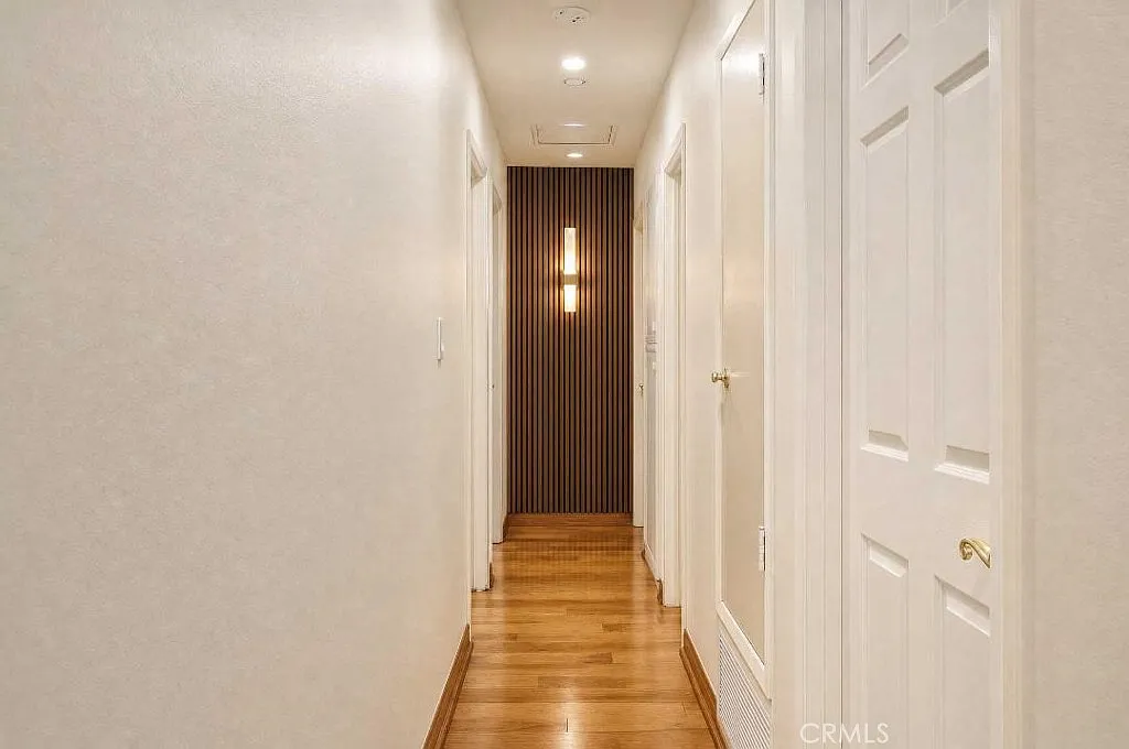 4 bed, 1833 sqft, $6,250 — Photo 3