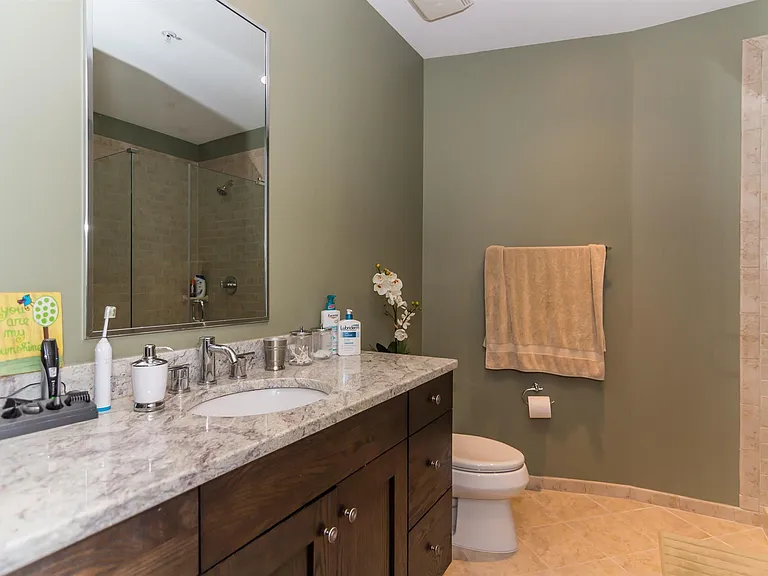 400 W North St #826 — Photo 14