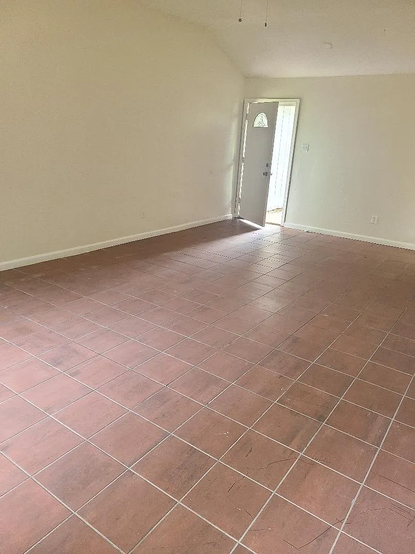 4 bed, 2.0 bath, $1,650 — Photo 4