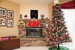 3rd image of 742 Tulip Ln