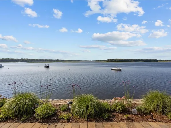 21 Teed Ave, Barrington, RI 02806