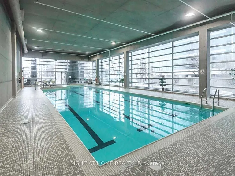 81 Navy Wharf Ct #2316 — Photo 38