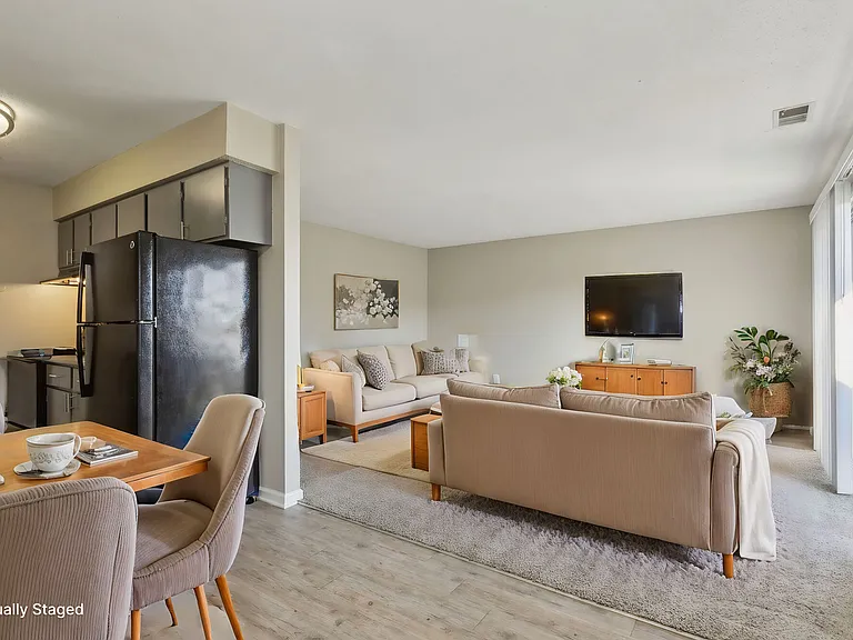 Applewood At The Cove Apartments — Photo 6
