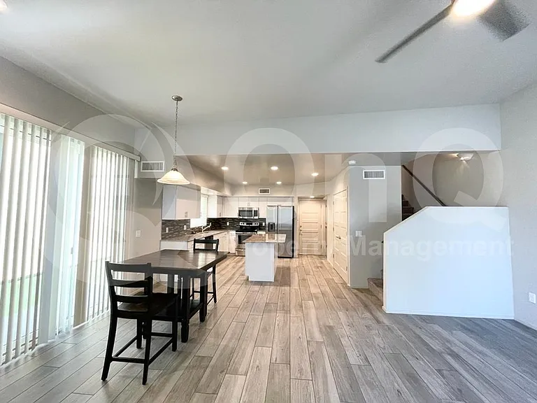 833 E Park Modern Dr — Photo 6