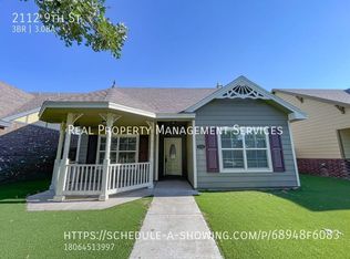 2112 9th St, Lubbock, TX 79401