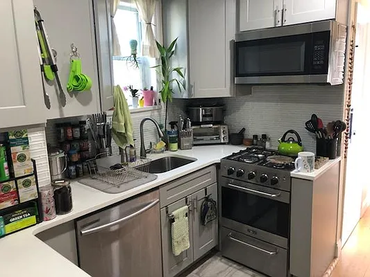 Rented by Bouklis Group | media 9