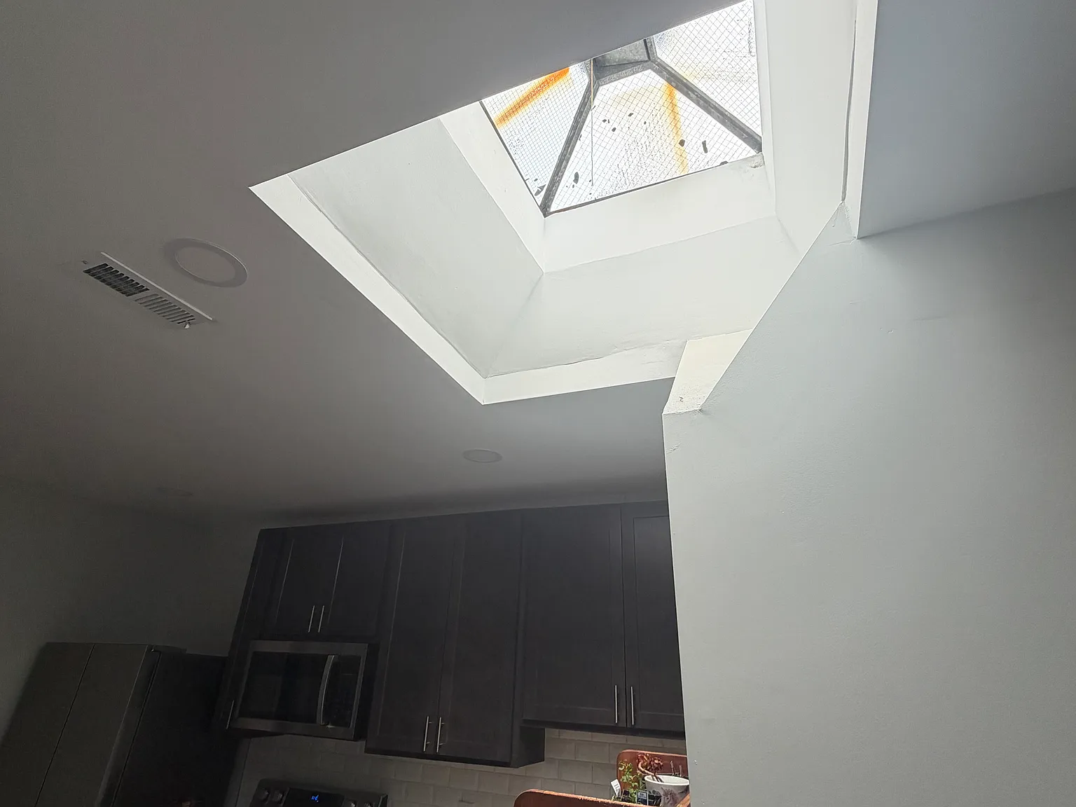 1 bed, 800 sqft, $1,300 — Photo 3
