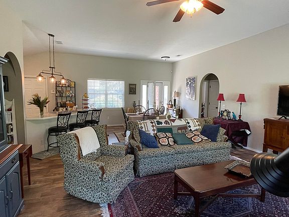 4th image of 28 Mockingbird Ln