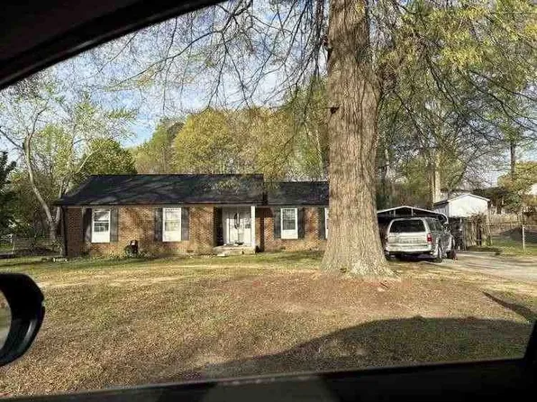 1920 Amber Ln, Greensboro, NC 27407