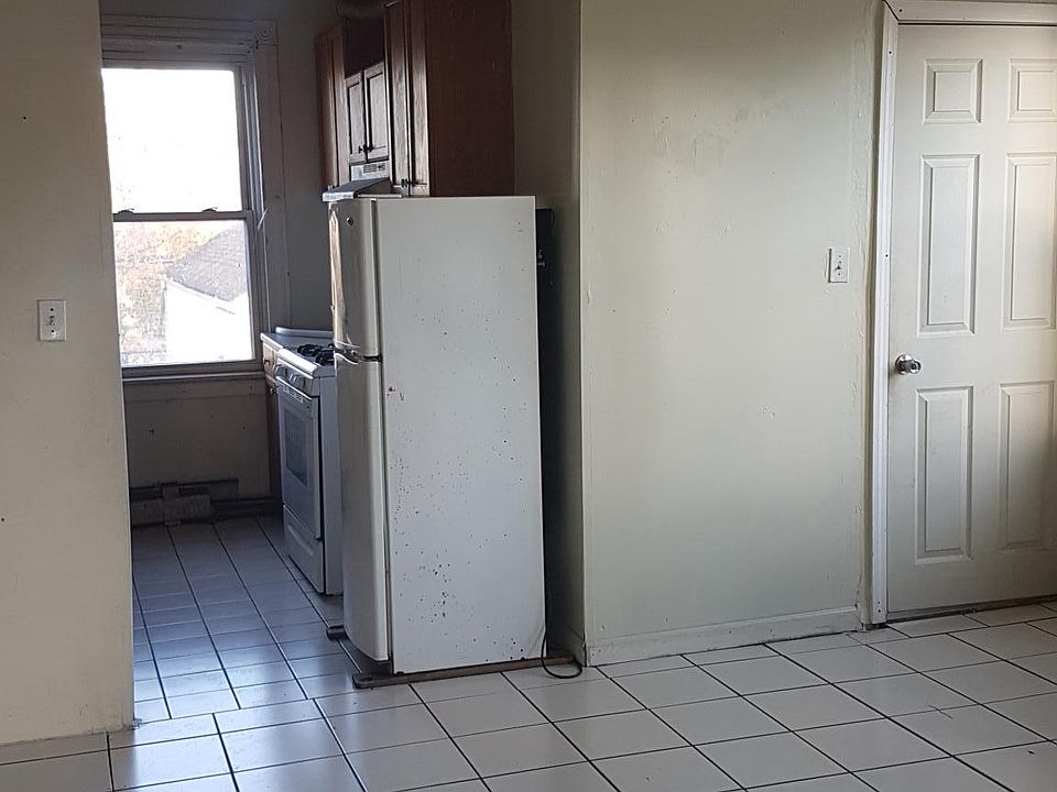 2nd image of 22 Atwood St