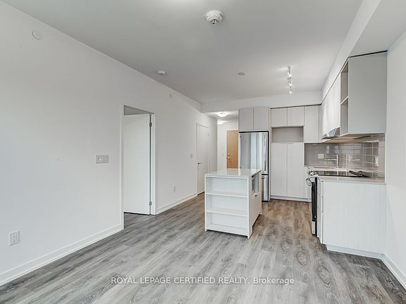 5th image of 2520 Eglinton Ave W #1612