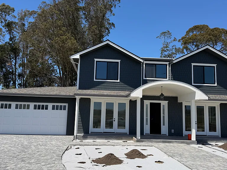565 Seymour St — Photo 18