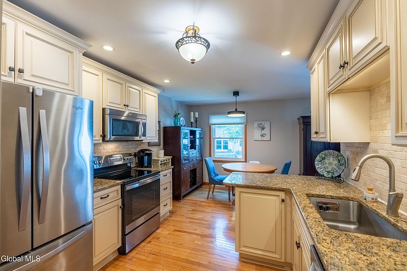 4th image of 13 Alydar Court