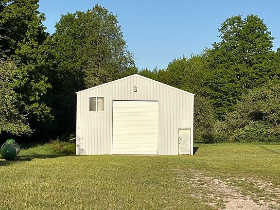 2nd image of 3037 Ballard Rd