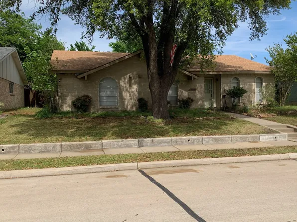6001 Redwood Ln, Rowlett, TX 75089