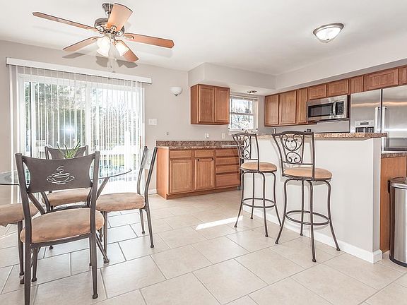 2nd image of 250 Alma Dr