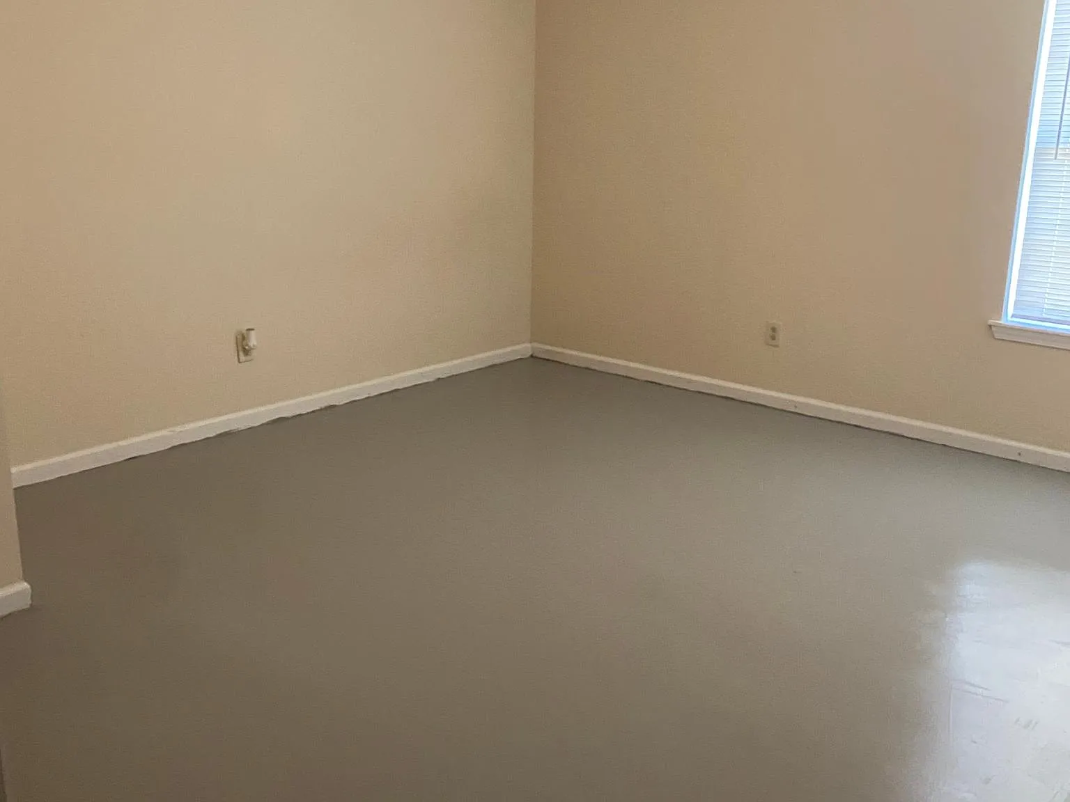 206 Martinez Dr — Photo 3