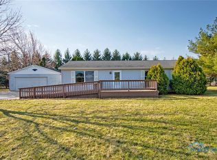 17085 Bobel Rd, Bowling Green, OH 43402