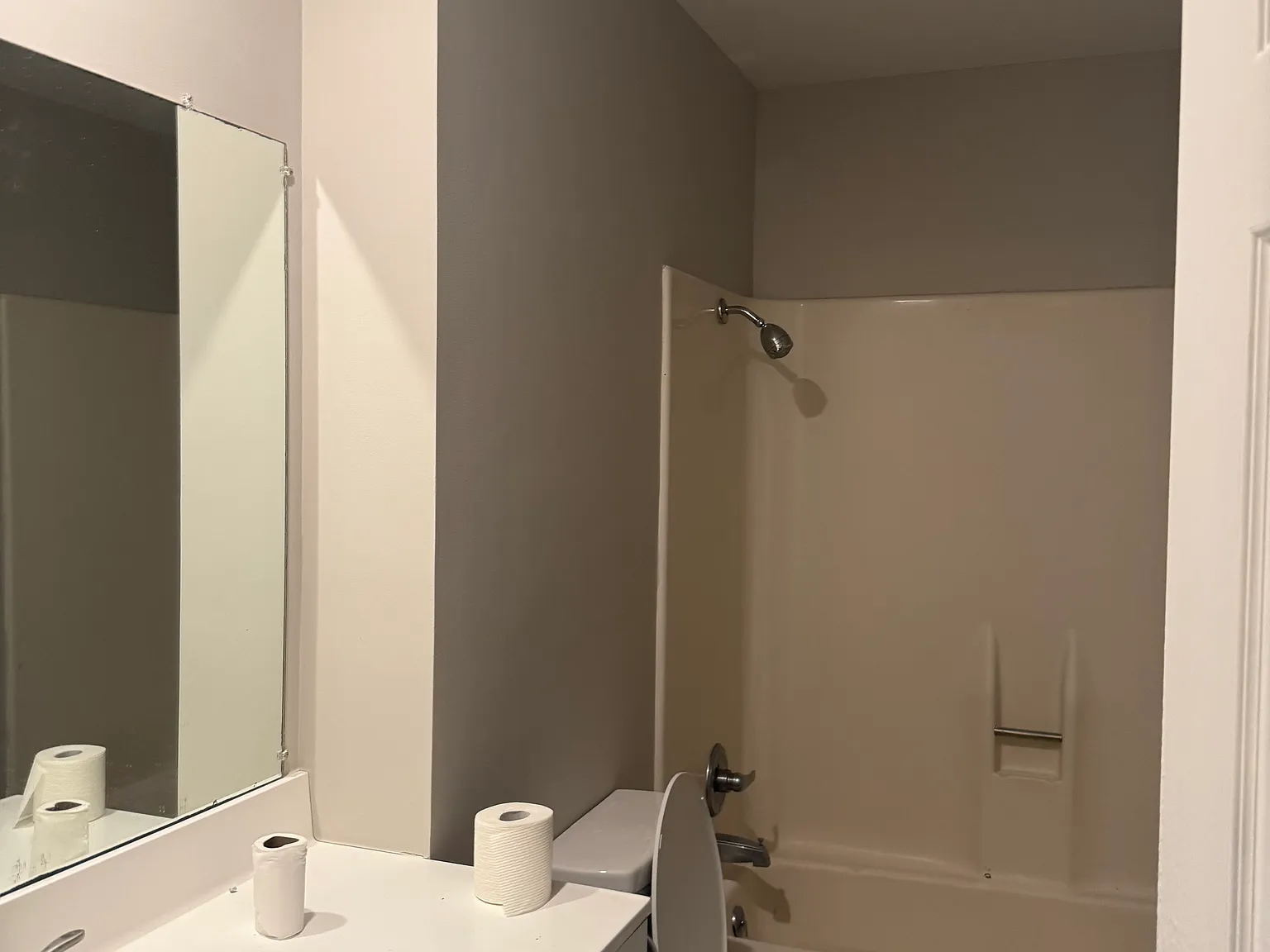 3 bed, 1.5 bath, 1500 sqft, $1,200 — Photo 3