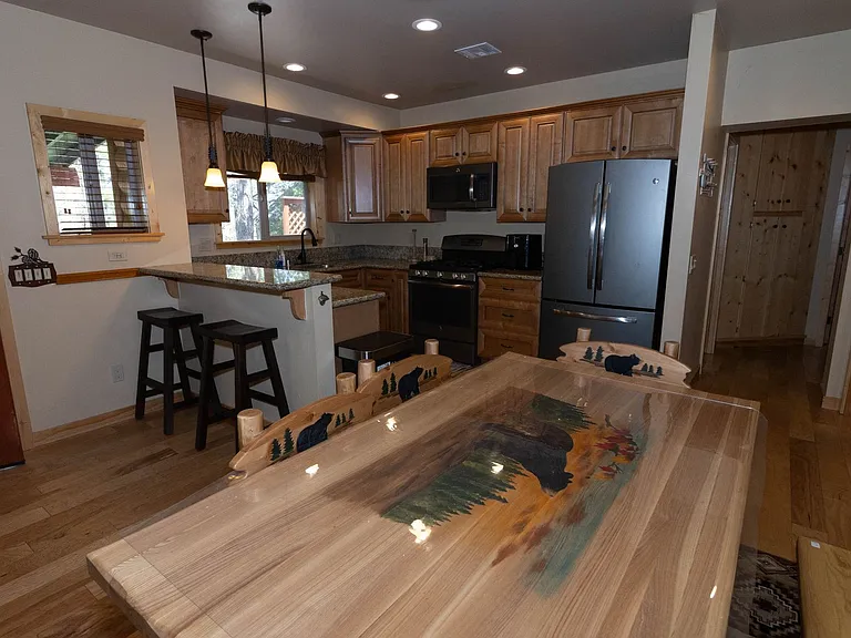 560 Temple Ln — Photo 8