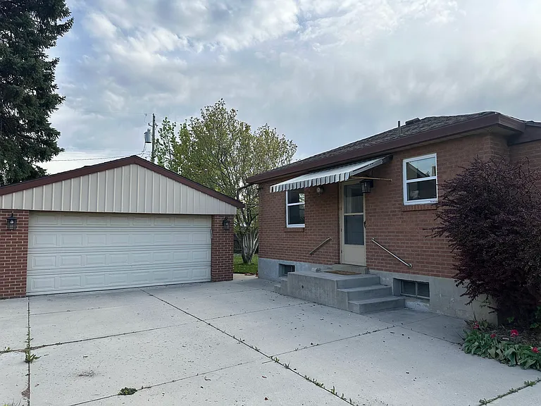 576 E 3635 S — Photo 3