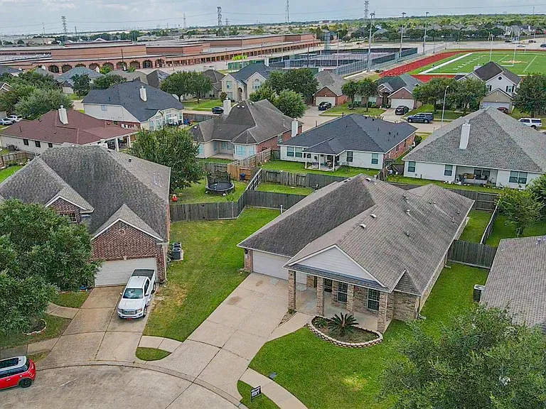 21011 Narrow Gate Dr — Photo 5